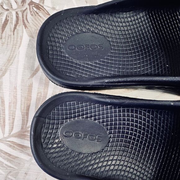 Oofos Recovery Slide Sandals - Picture 2 of 11